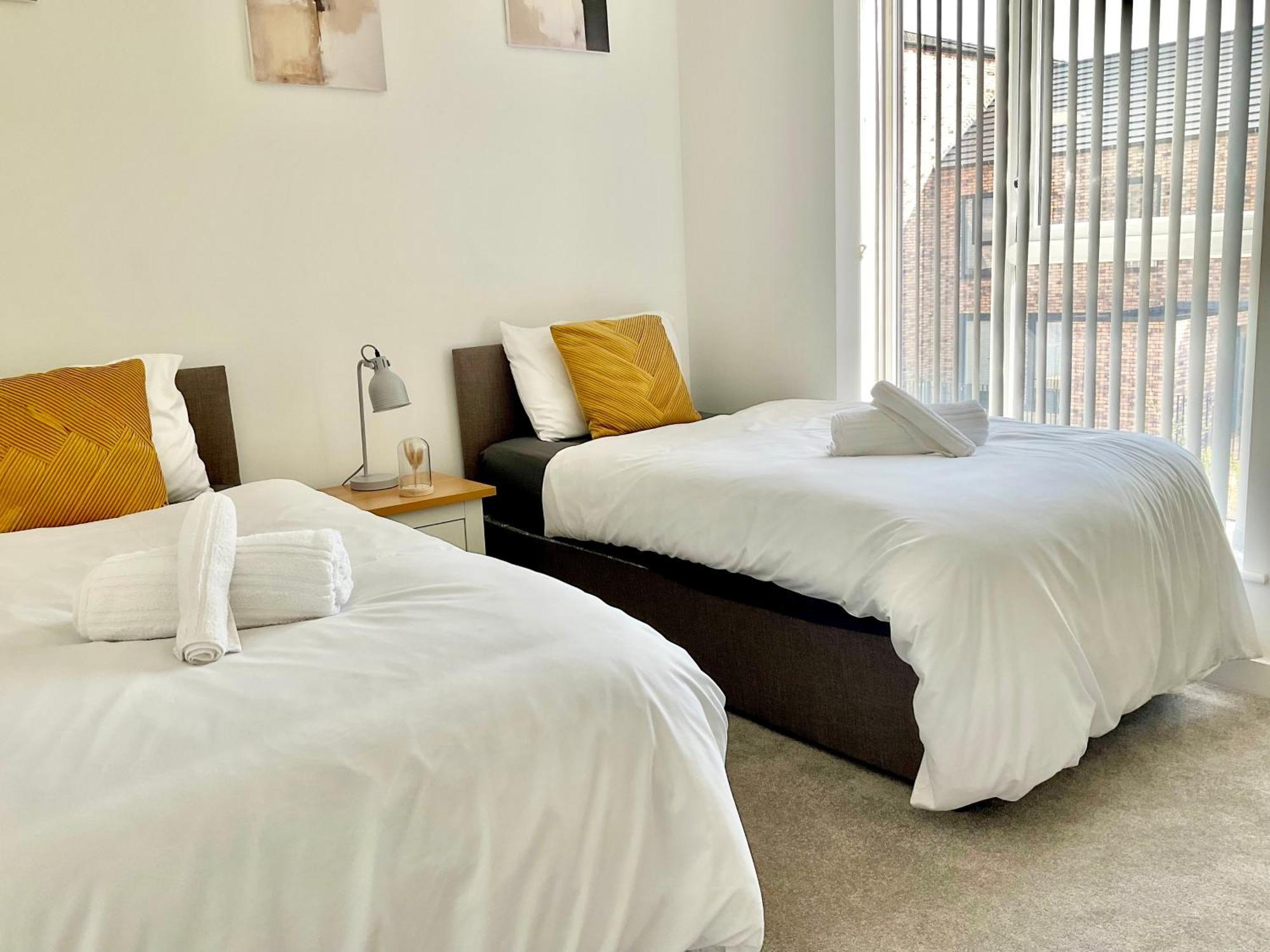 The Parkes A Stylish 3Br House, 5 Mins From Central Birmingham Close To The Edgbaston Stadium, The Hippodrome, Uob, Aston And Bcu, China Town, Kings Heath Bhx Airport And Much More Exterior foto